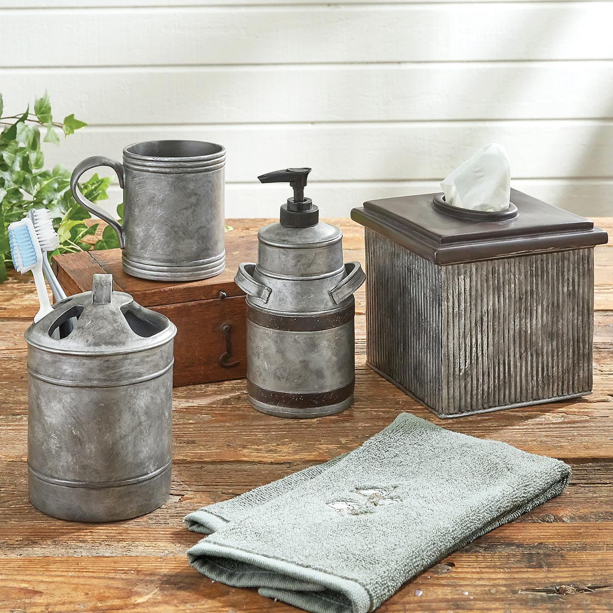 Vintage Farmhouse Bath Accessories