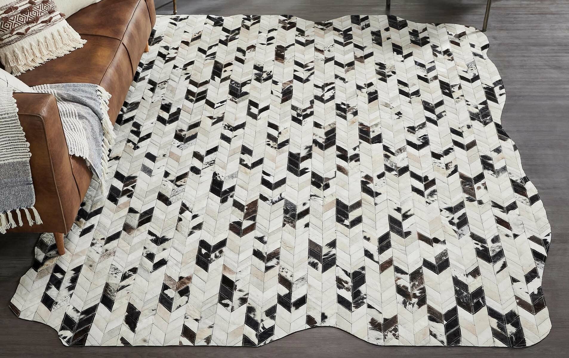 Cowhide Mosaic Chevron Rugs - White/Black