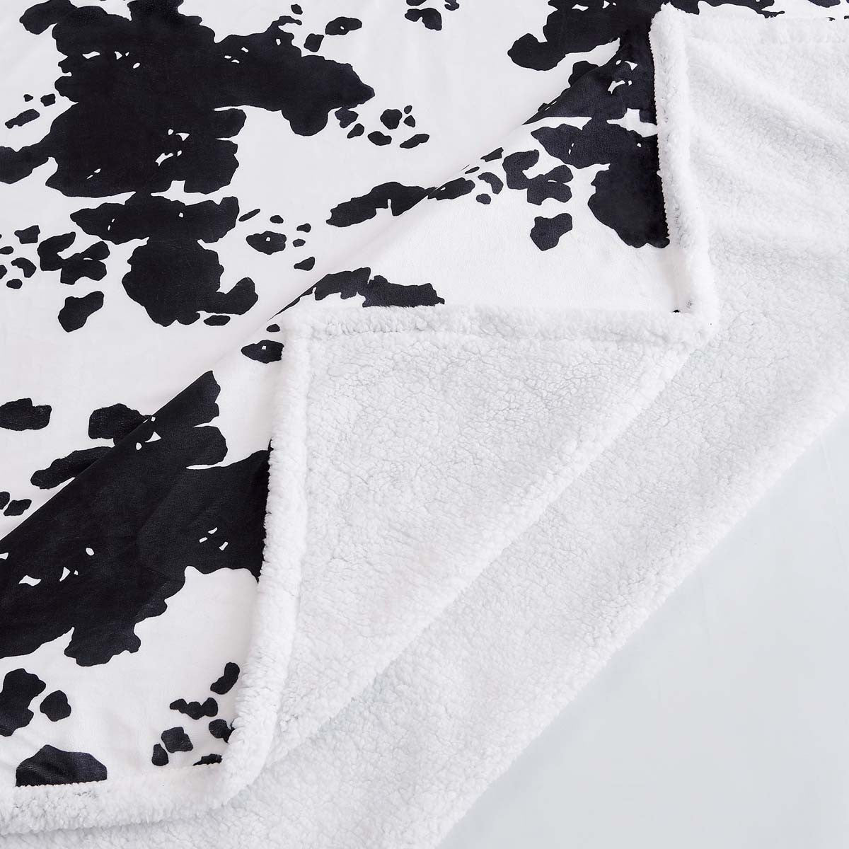 Elsa Black & White Throw