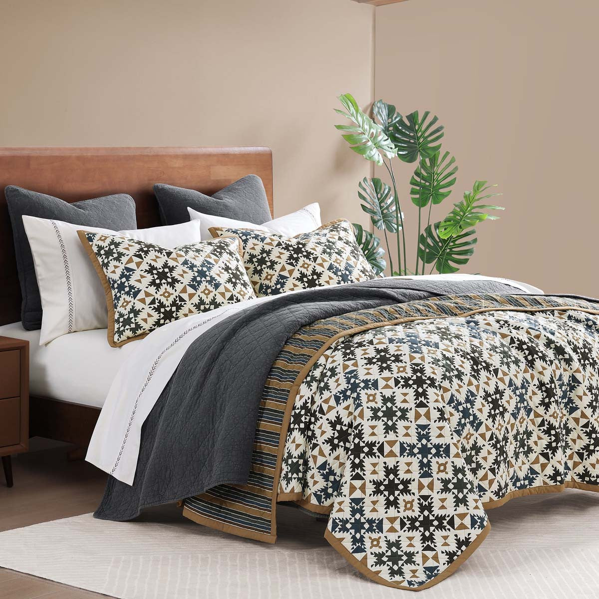 Ollin Quilt Bedding Collection