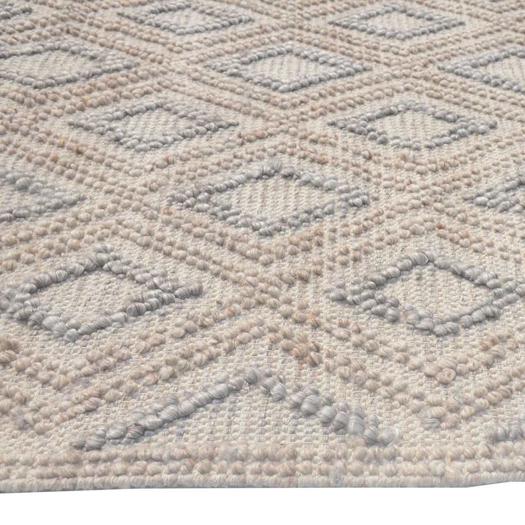 Gray Sand Diamonds Rug - 8 x 11