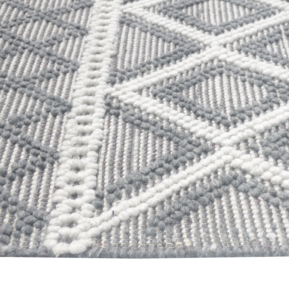 Gray Dancing Diamonds Rug Collection