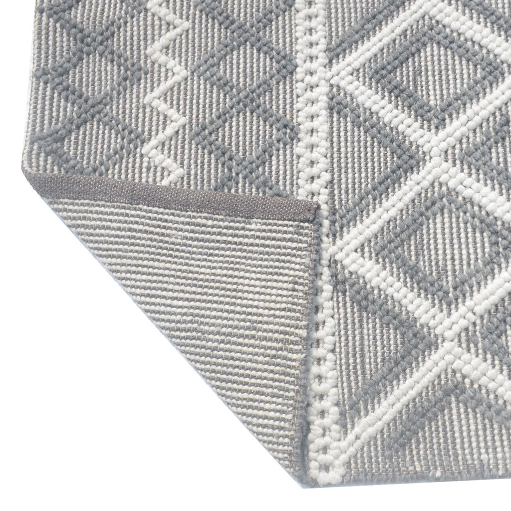 Gray Dancing Diamonds Rug - 5 x 7