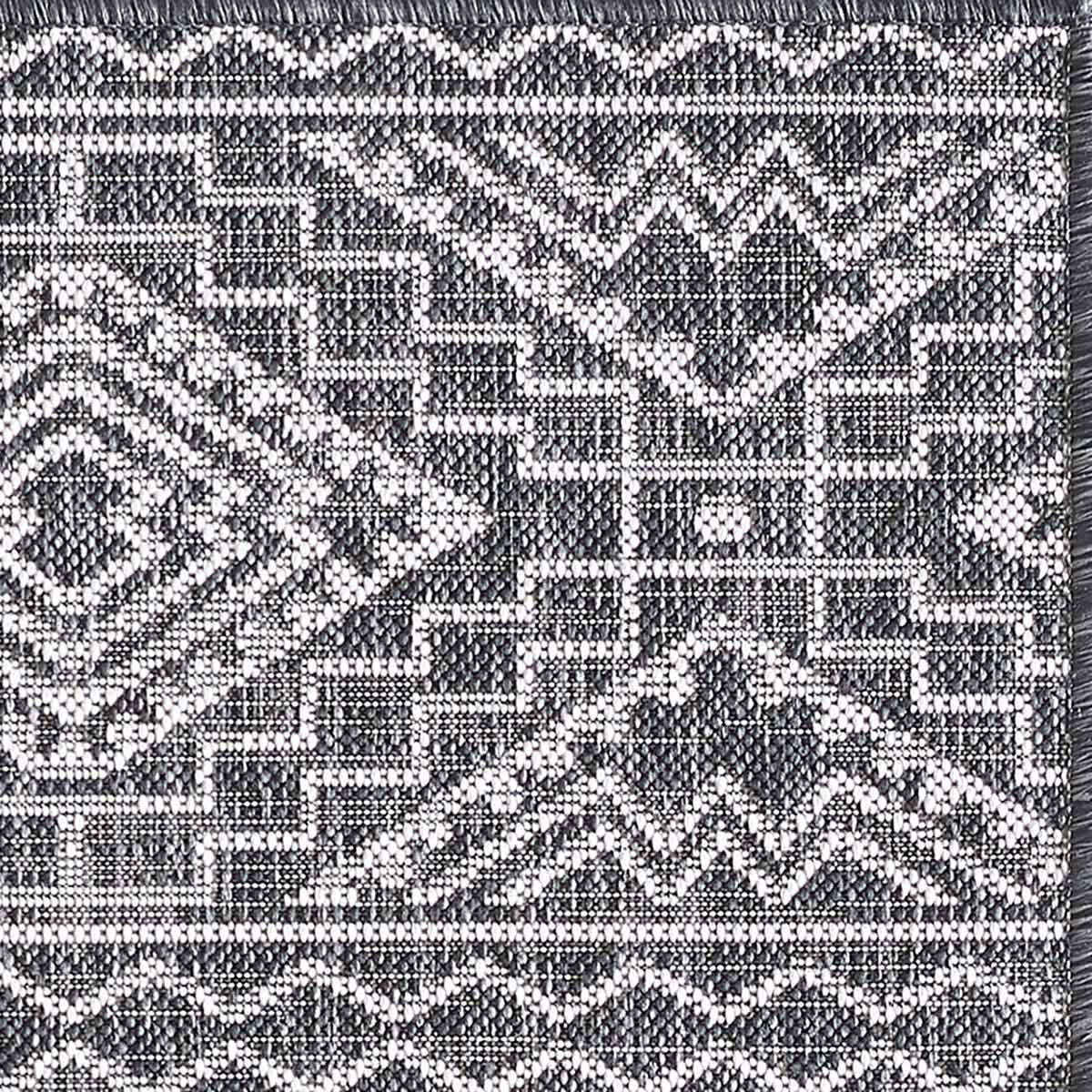 Chandler Black Indoor/Outdoor Rug - 5 x 8