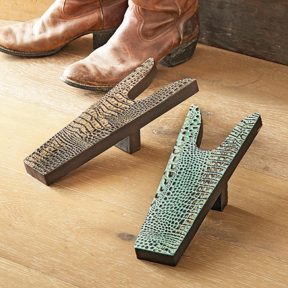 Turquoise Embossed Gator Print Leather Boot Jack - OVERSTOCK