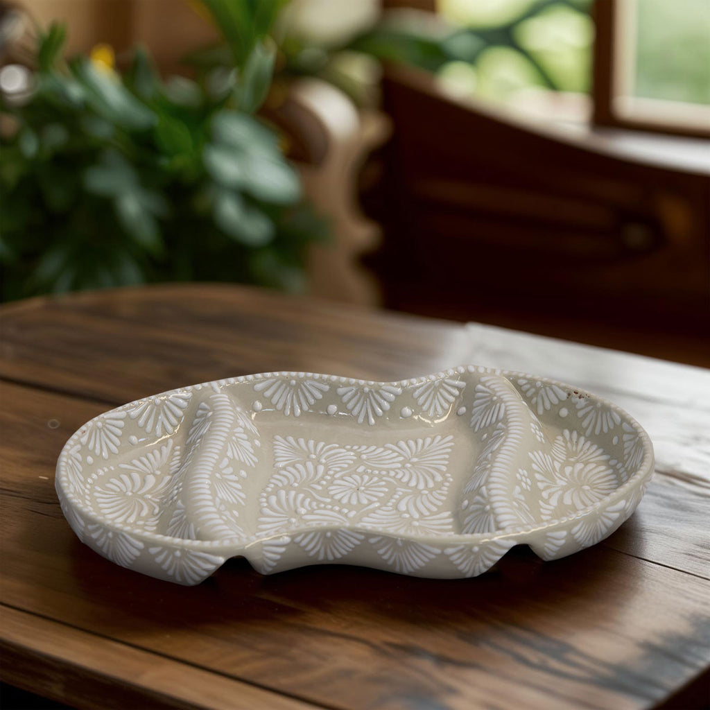 Pascoe Talavera Appetizer Plate - Sand & White