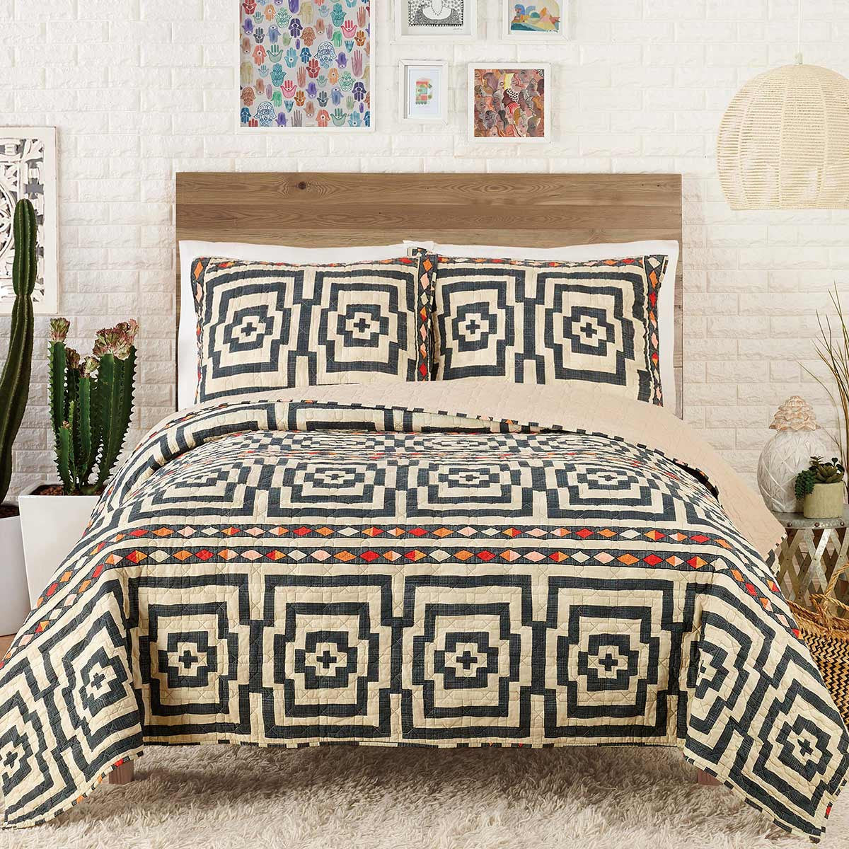 Diamond Mirage Black Quilt Bedding Collection