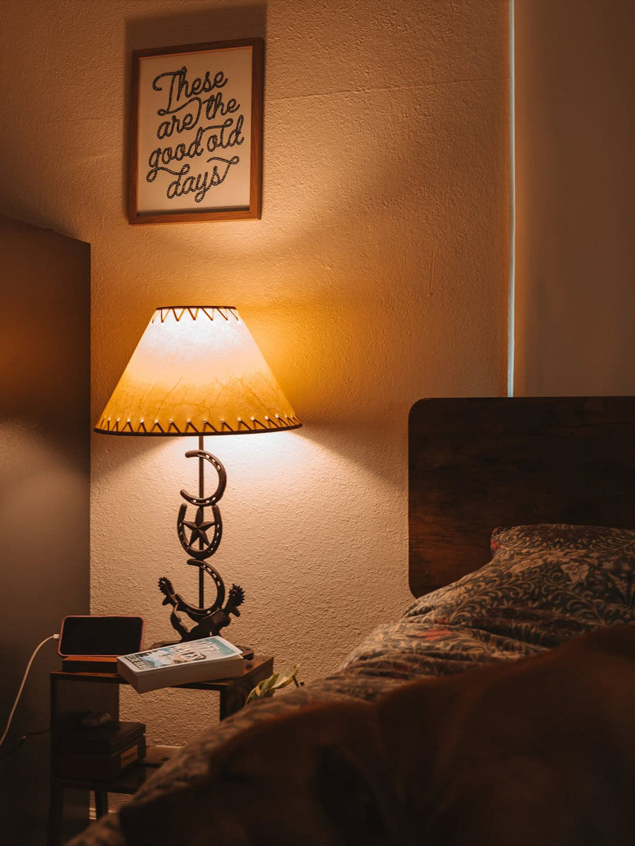 Horseshoe Star Table Lamp
