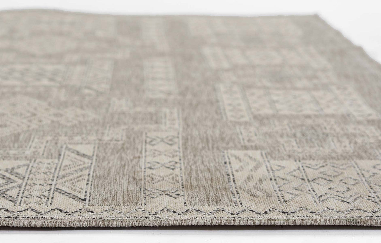Navajo Tan Indoor/Outdoor Rug - 2 x 3