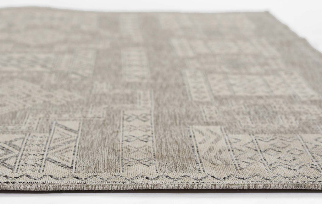 Navajo Tan Indoor/Outdoor Rug - 5 x 7