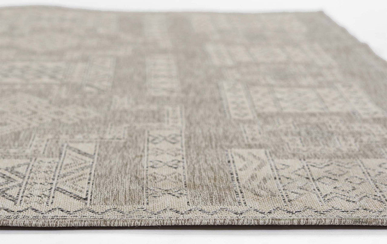 Navajo Tan Indoor/Outdoor Rug - 8 x 10