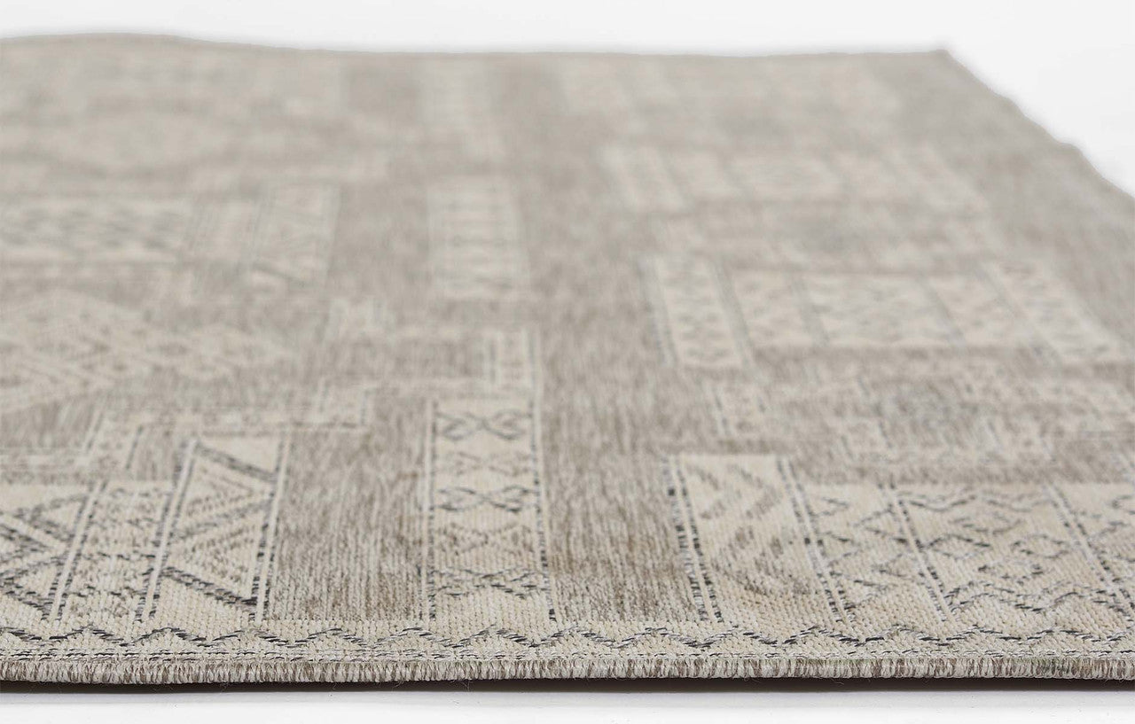 Navajo Tan Indoor/Outdoor Rug - 9 x 12