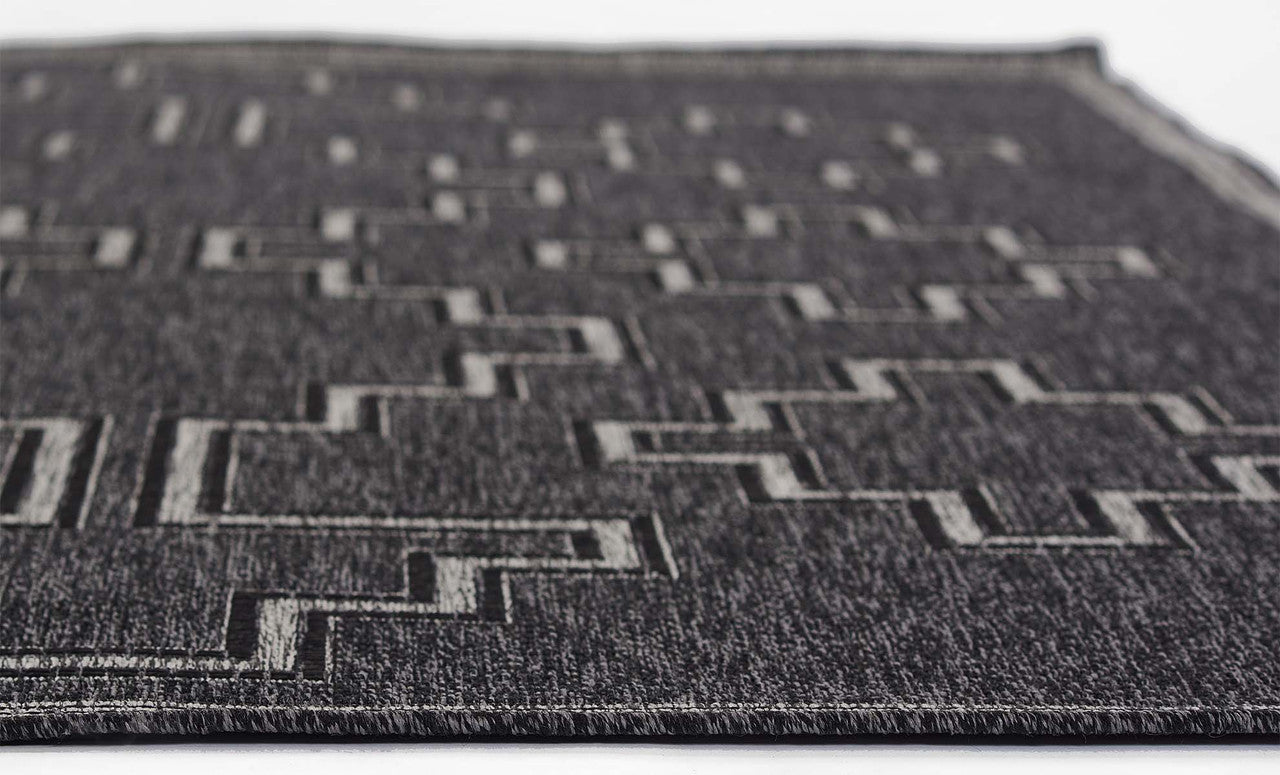 Kachina Charcoal Indoor/Outdoor Rug - 7 x 9