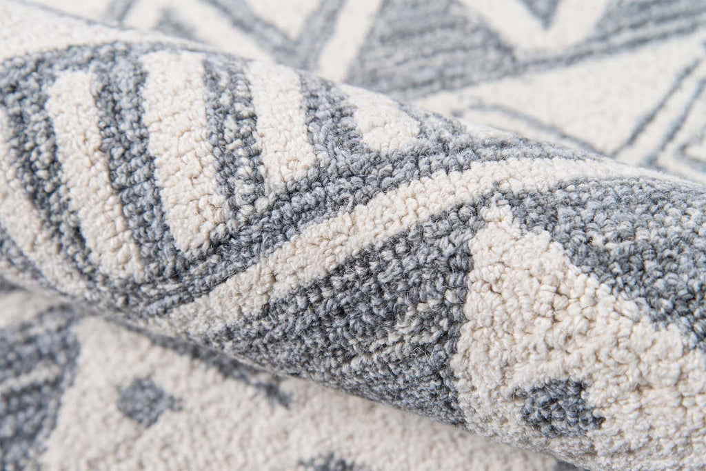 Urban Frontier Diamond Rug - 2 x 3