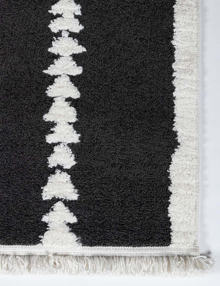 Triple Diamond Black Rug Collection