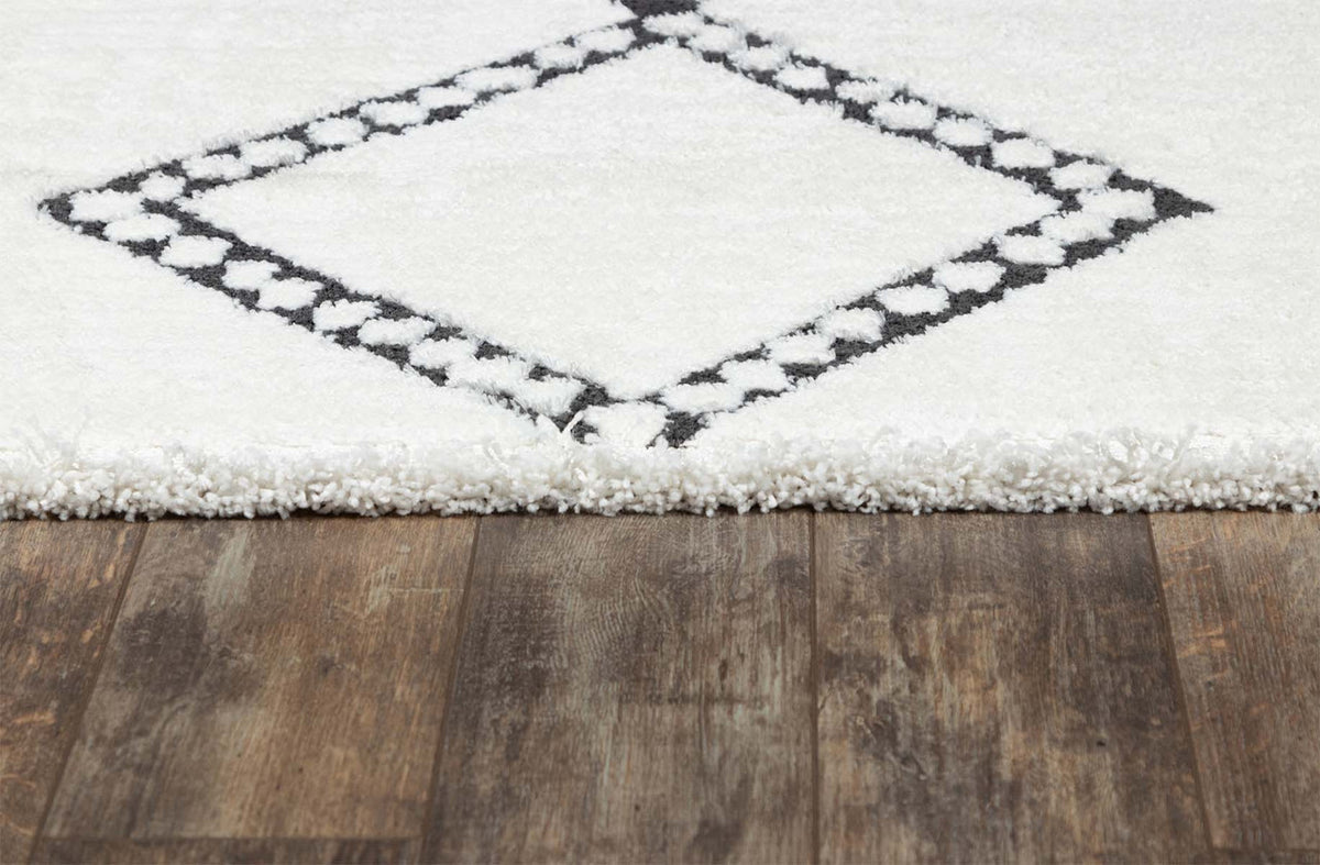 Triple Diamond Ivory Rug Collection