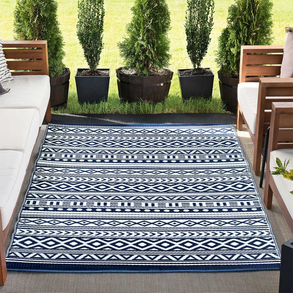 Avandaro Blue Indoor/Outdoor Utility Mat - 9 x 12