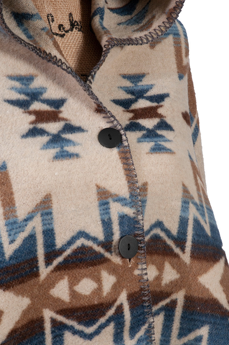 Cascada Hooded Throw