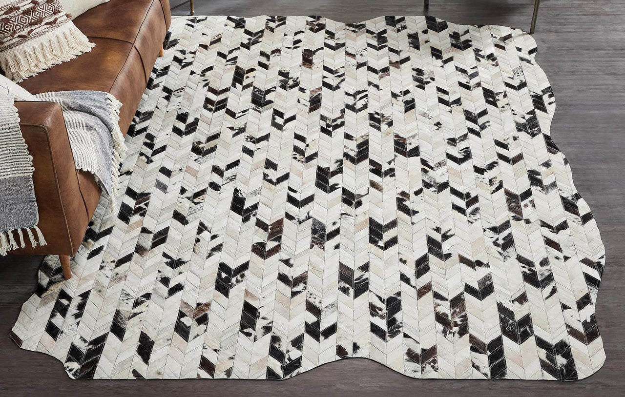 Cowhide Mosaic Chevron Rug - White/Black - 9 x 13