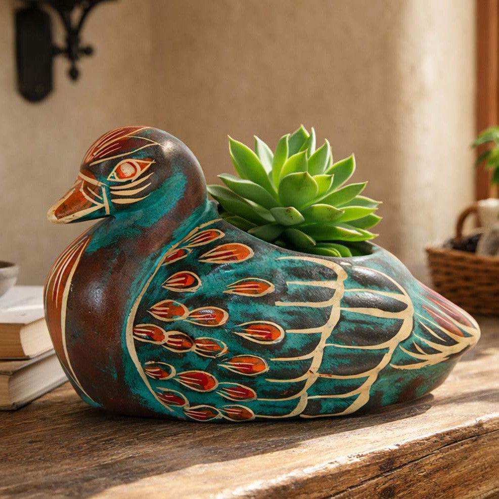 Veracruz Clay Swan Planter