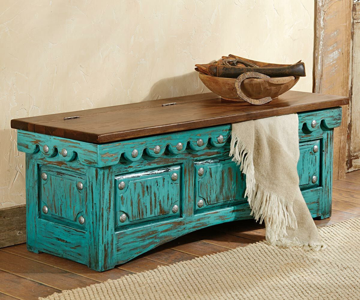 La Quinta Blanket Chest - King