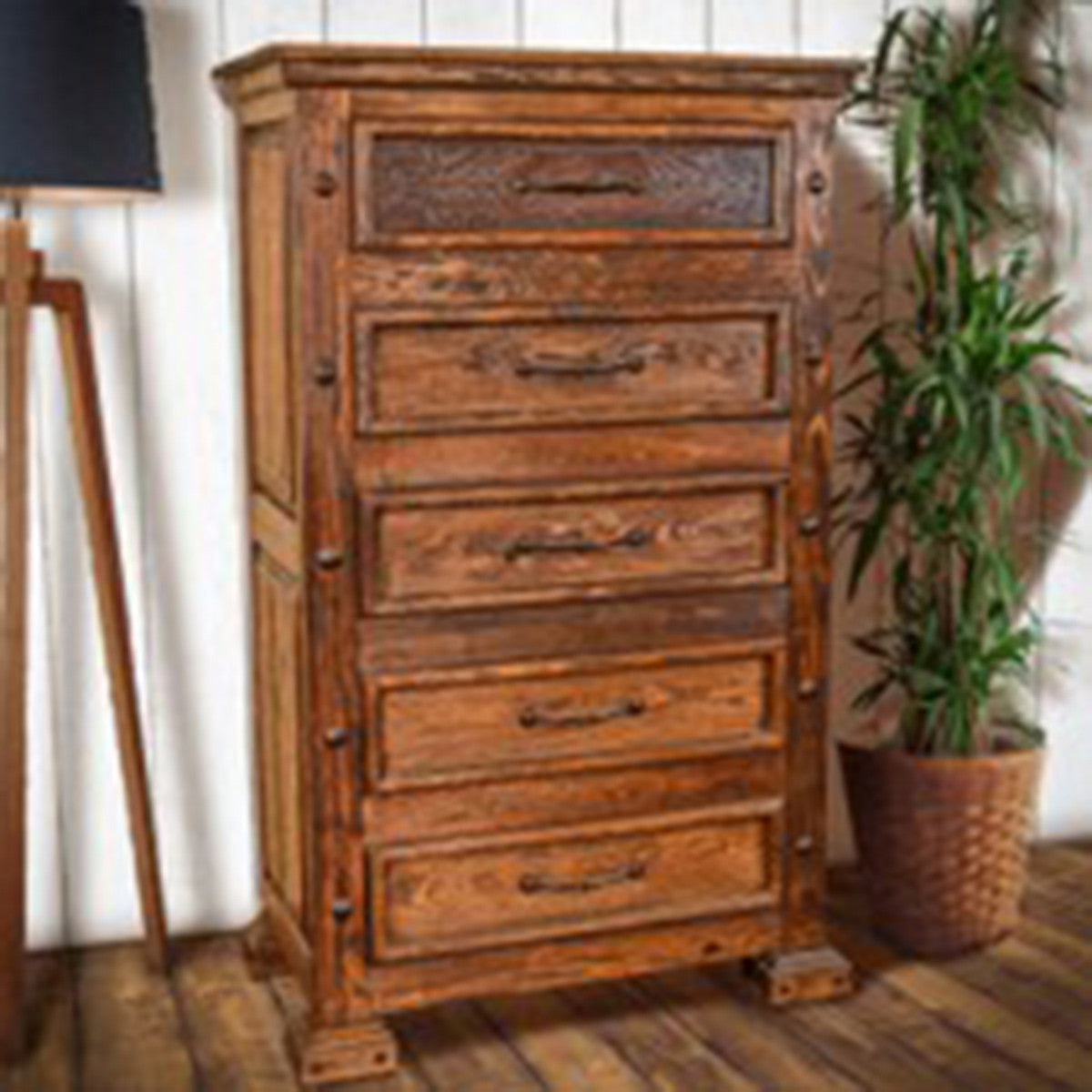 Regal Chest
