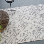 Ivory Tepee Fringed Rug - 5 x 8