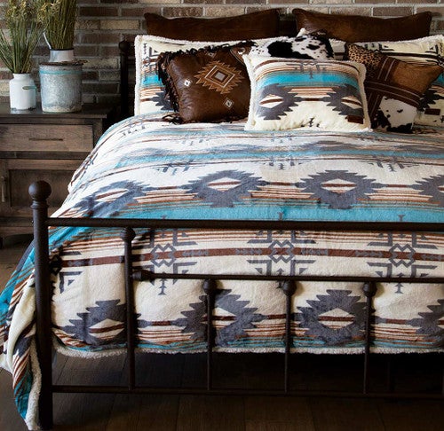 Mountain Vista Plush Bed Set - Queen
