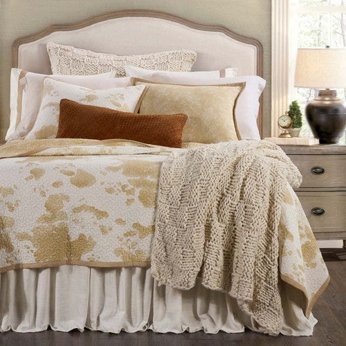 Cow Spots Reversible Quilt Bed Set - King