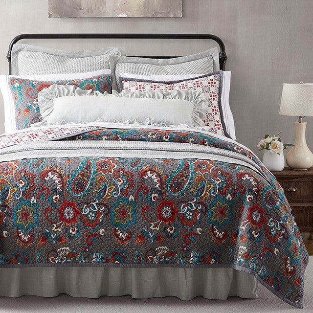 Floral Paisley Reversible Teal Quilt Bed Set - Full/Queen