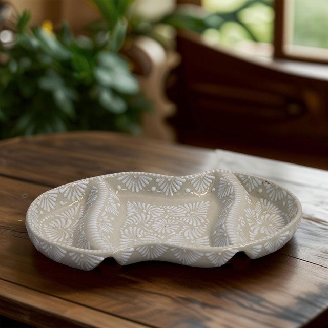 Pascoe Talavera Appetizer Plate - Sand & White